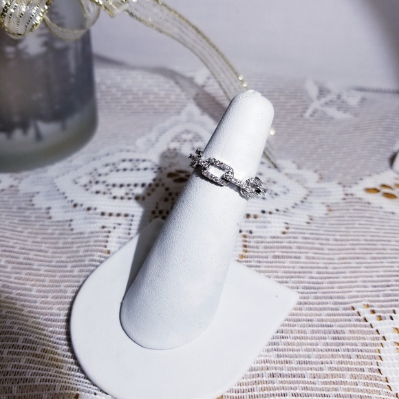 Silver crystal links ring "only 1-Very unique " - Picture 4 of 5